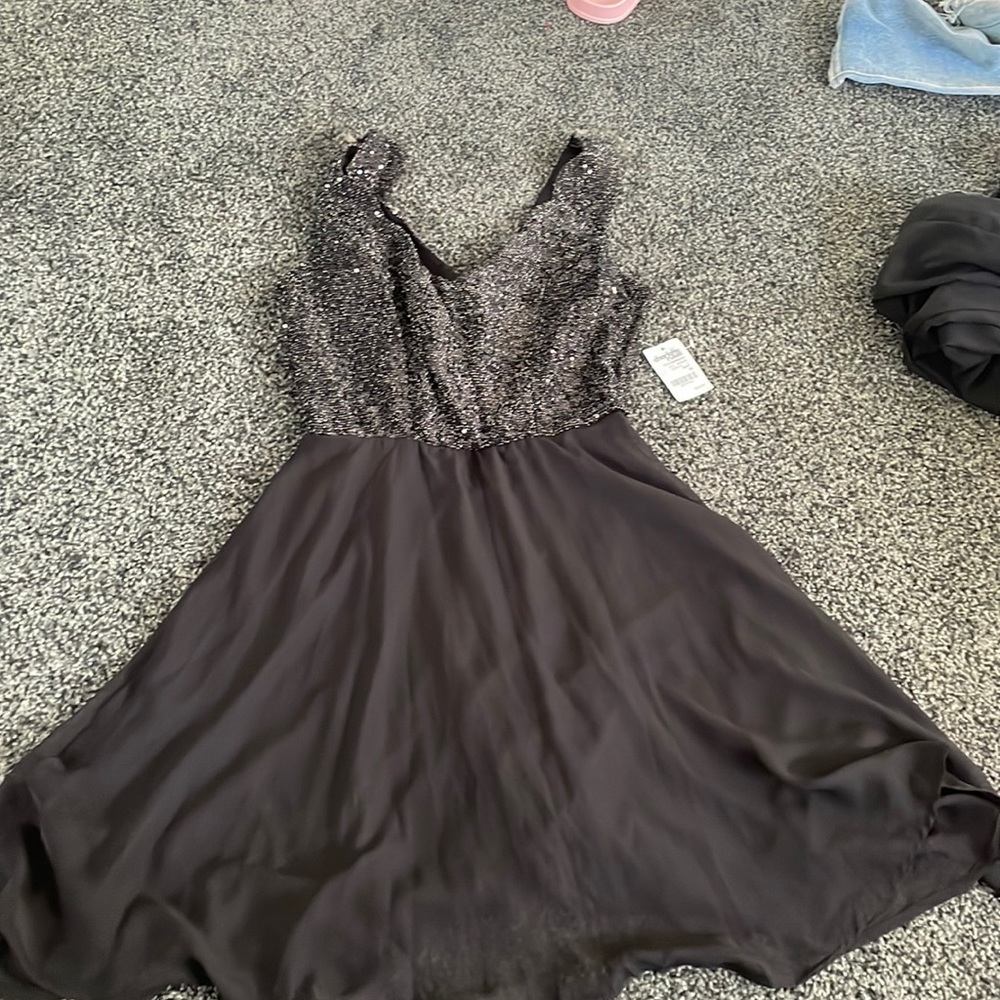 black shit dress